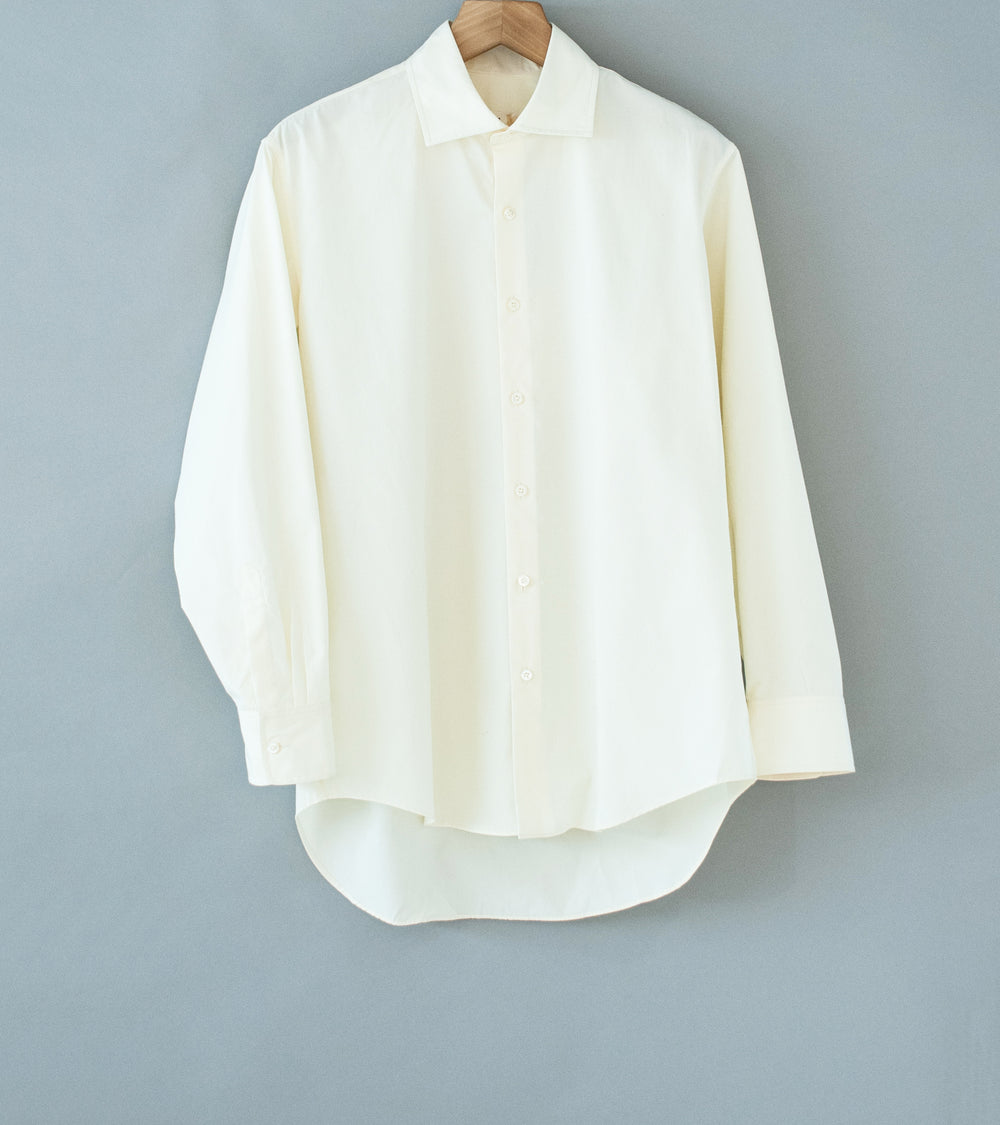 Gajiroc 'Spread Collar Shirt' (Cream)