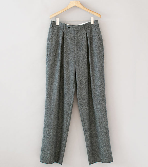 Gajiroc 'Herringbone Inverted Box Pleated Trousers' (Grey Herringbone)