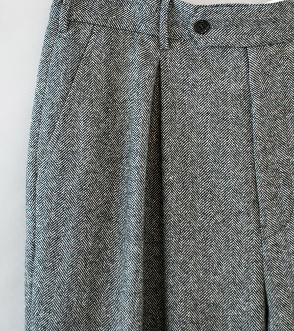 Gajiroc 'Herringbone Inverted Box Pleated Trousers' (Grey Herringbone)