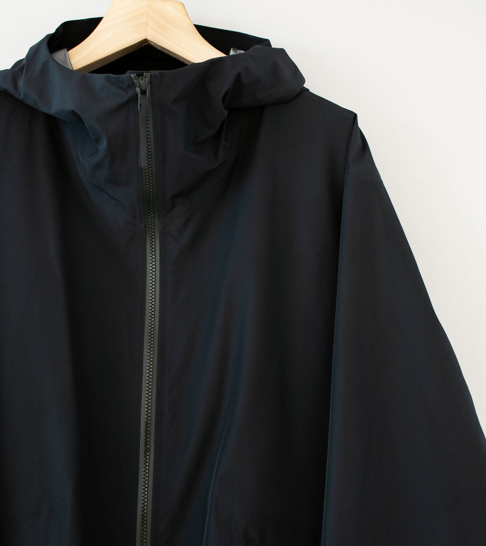 Veilance 'Monitor Coat' (Black)