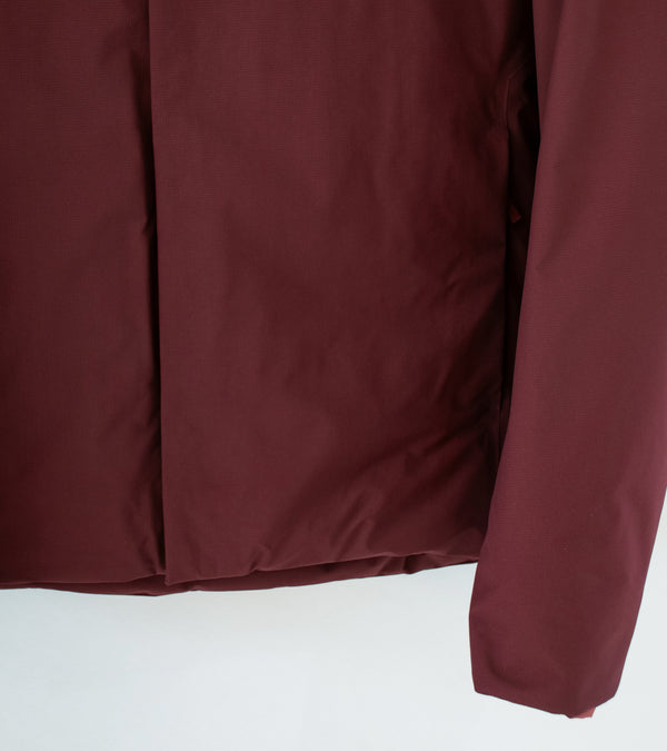 Veilance 'Altus Down Jacket' (Mars)