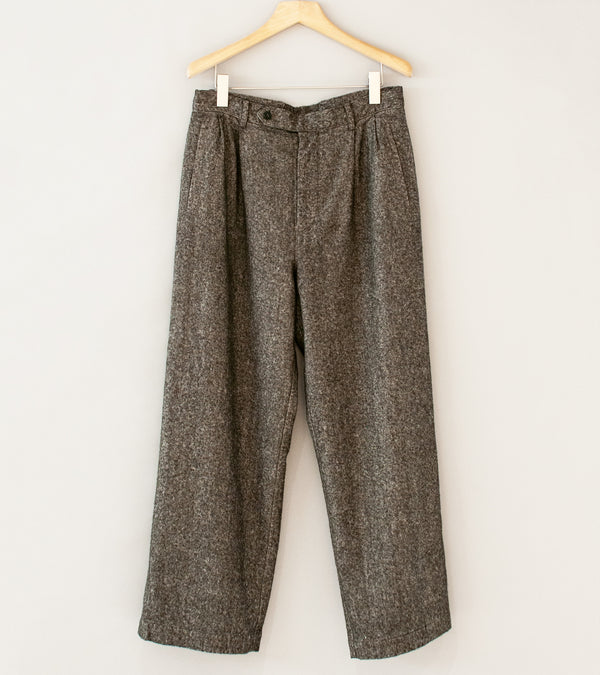 Cale 'Linen Wool Heavy Garment Dye Trousers' (Gray Brown)