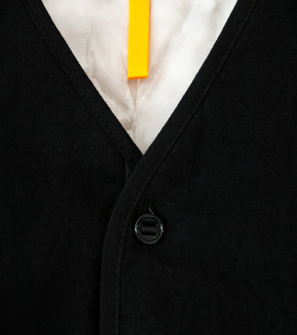 MAN-TLE 'R19 D5 Down Shield Vest' (Black Wax)