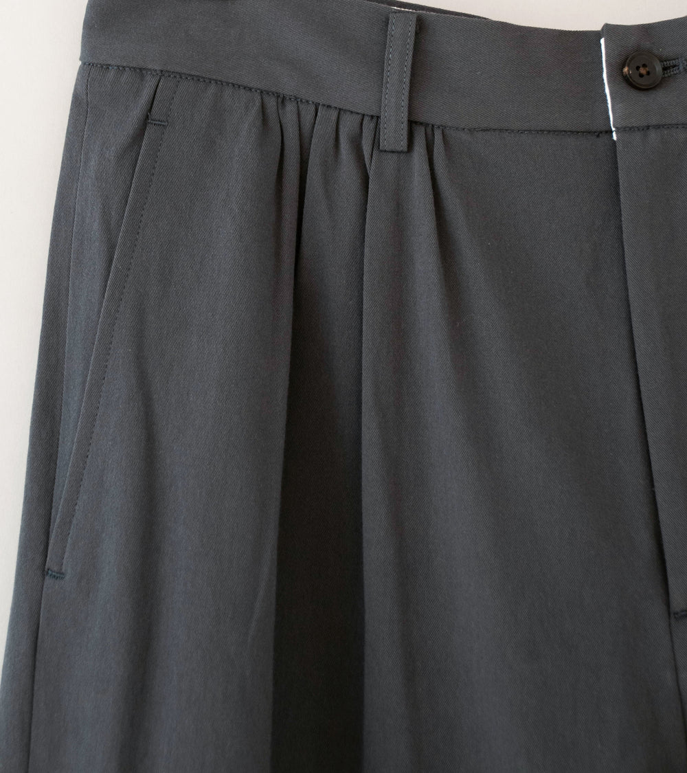 Seya 'Spring Short Pants' (Charcoal Washed Organic Cotton Twill)