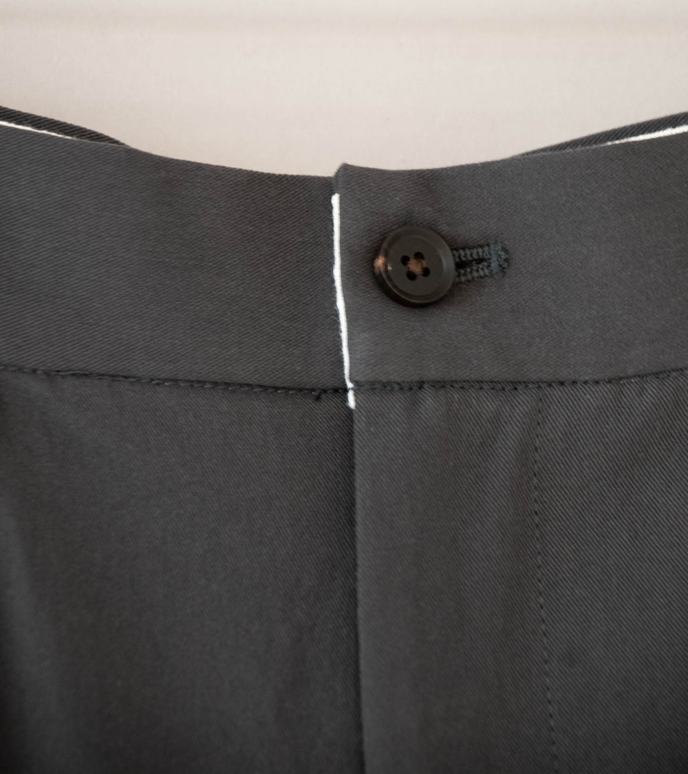 Seya 'Spring Short Pants' (Charcoal Washed Organic Cotton Twill)