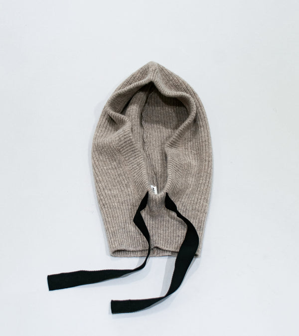 Margaret Howell 'MHL Knitted Hood' (Tawny Lambswool)