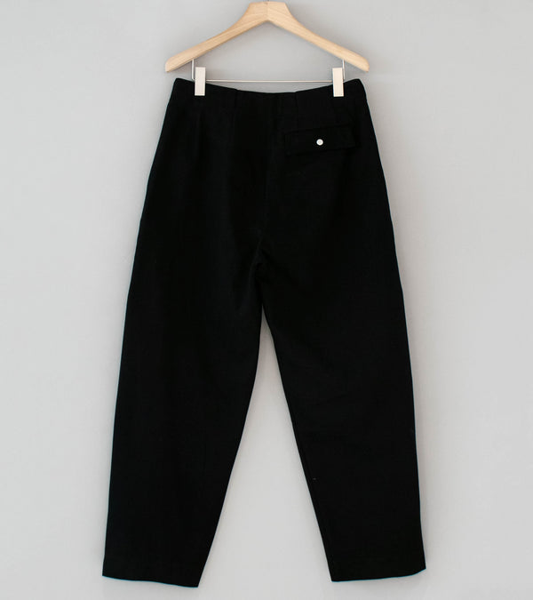 Middle Distance 'Footpad Pant' (Black)