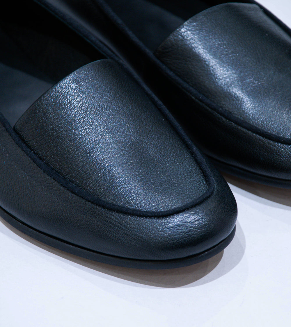 Hender Scheme 'Oval Moca Shoes' (Black)