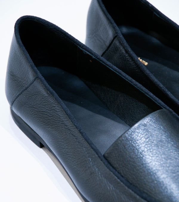 Hender Scheme 'Oval Moca Shoes' (Black)