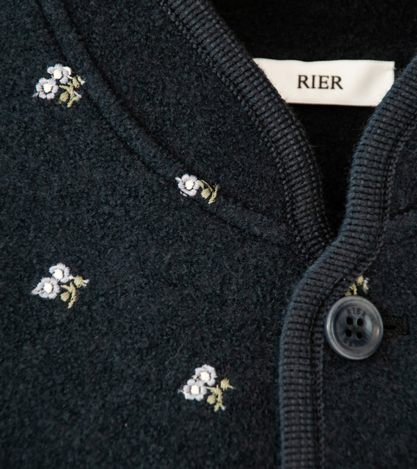 Rier 'Walker Gilet' (Plombe Flowers Dense)