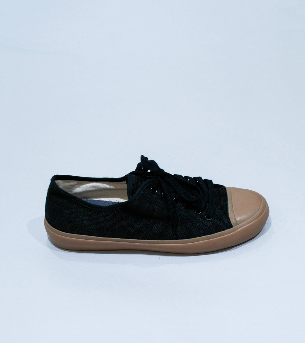 Reproduction of Found 'US Navy Military Trainer' (Black Honey)