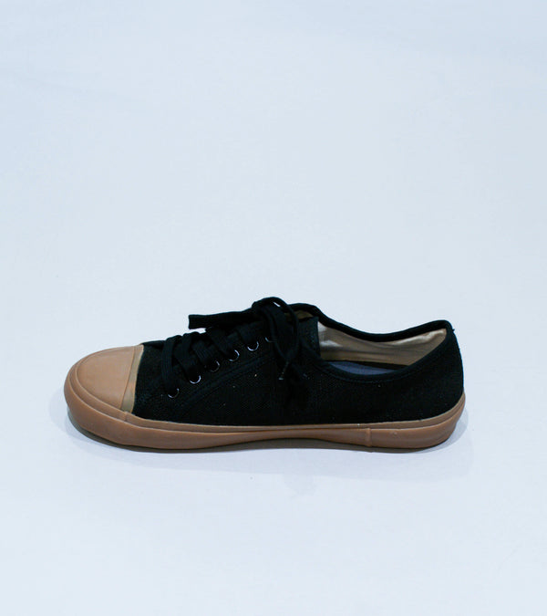 Reproduction of Found 'US Navy Military Trainer' (Black Honey)