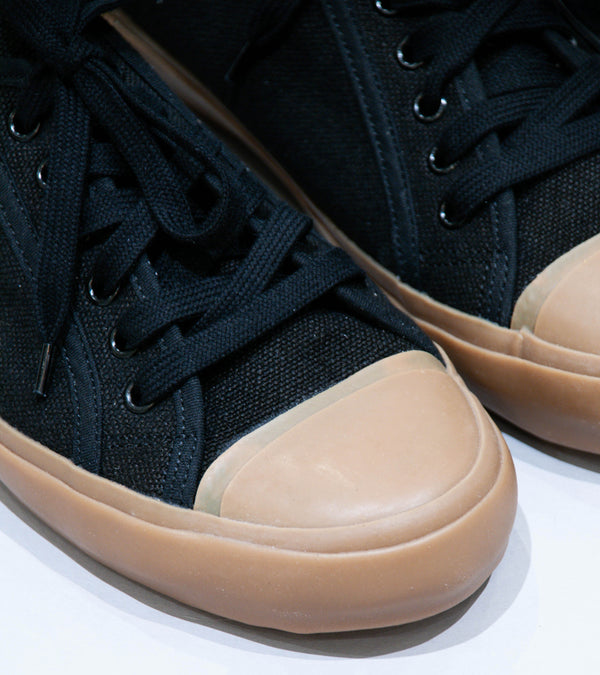 Reproduction of Found 'US Navy Military Trainer' (Black Honey)