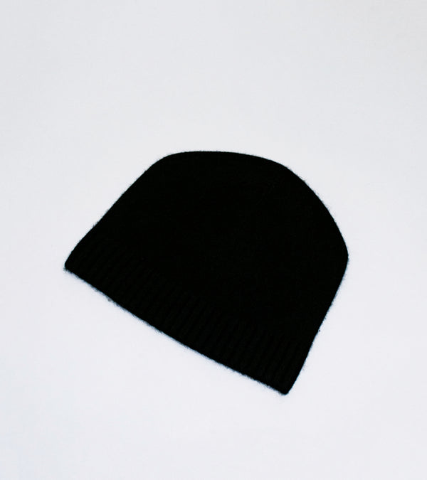 Lady White Co 'PHIGVEL Cashmere Knit Cap' (Black)