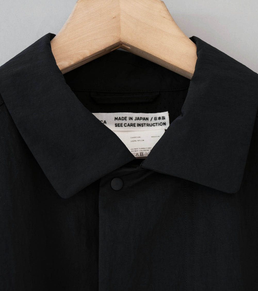 Yaeca 'Short Zip Coat' (Charcoal)