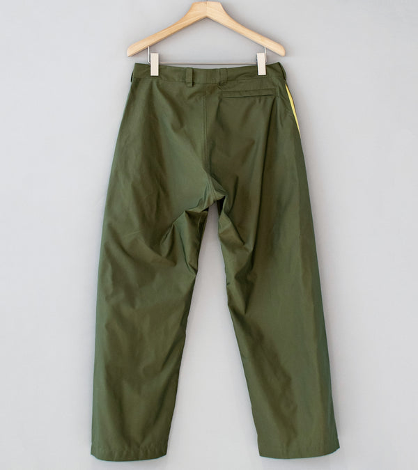Sturla 'Twisted Seam Trousers' (Olive Shot Nylon)