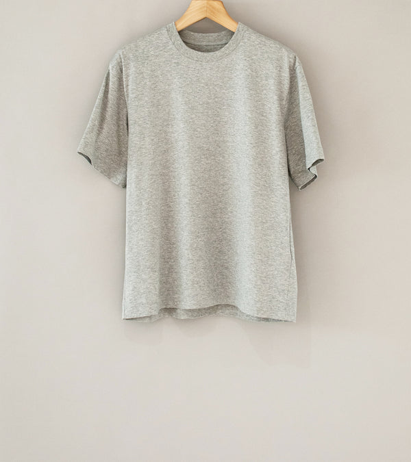 Cale 'Tenjuku Cotton T-Shirt' (Top Light Grey)