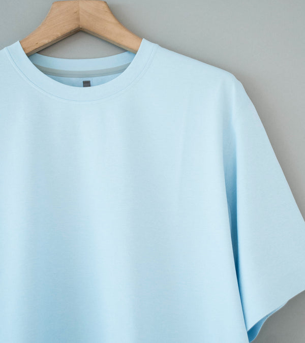 Veilance 'Metron SS Tee' (Celestia)