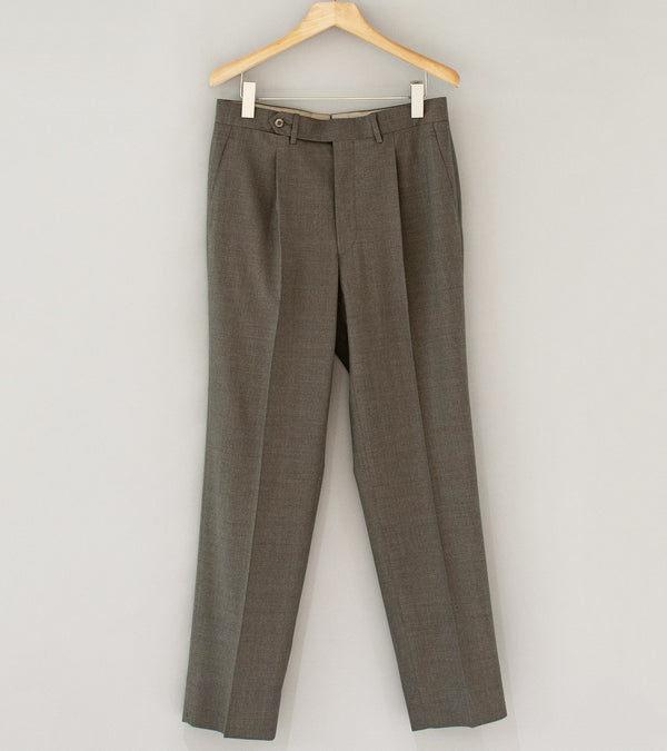 Stoffa 'Single Pleat Trouser' (Walnut Wool Plain Weave)