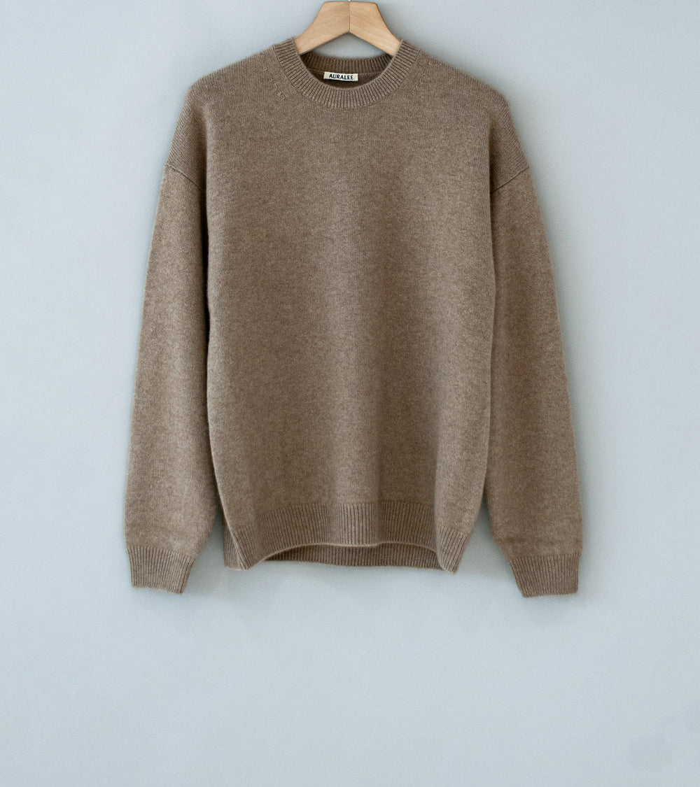 Auralee 'Baby Cashmere Knit P/O' (Natural Brown)